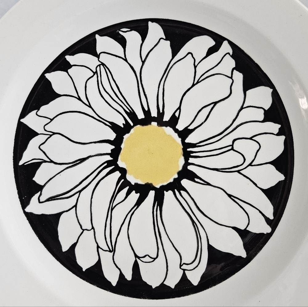 ROYAL CHINA CAVALIER IRONSTONE "IT'S A DAISY" PLATTER - Picture 2 of 9
